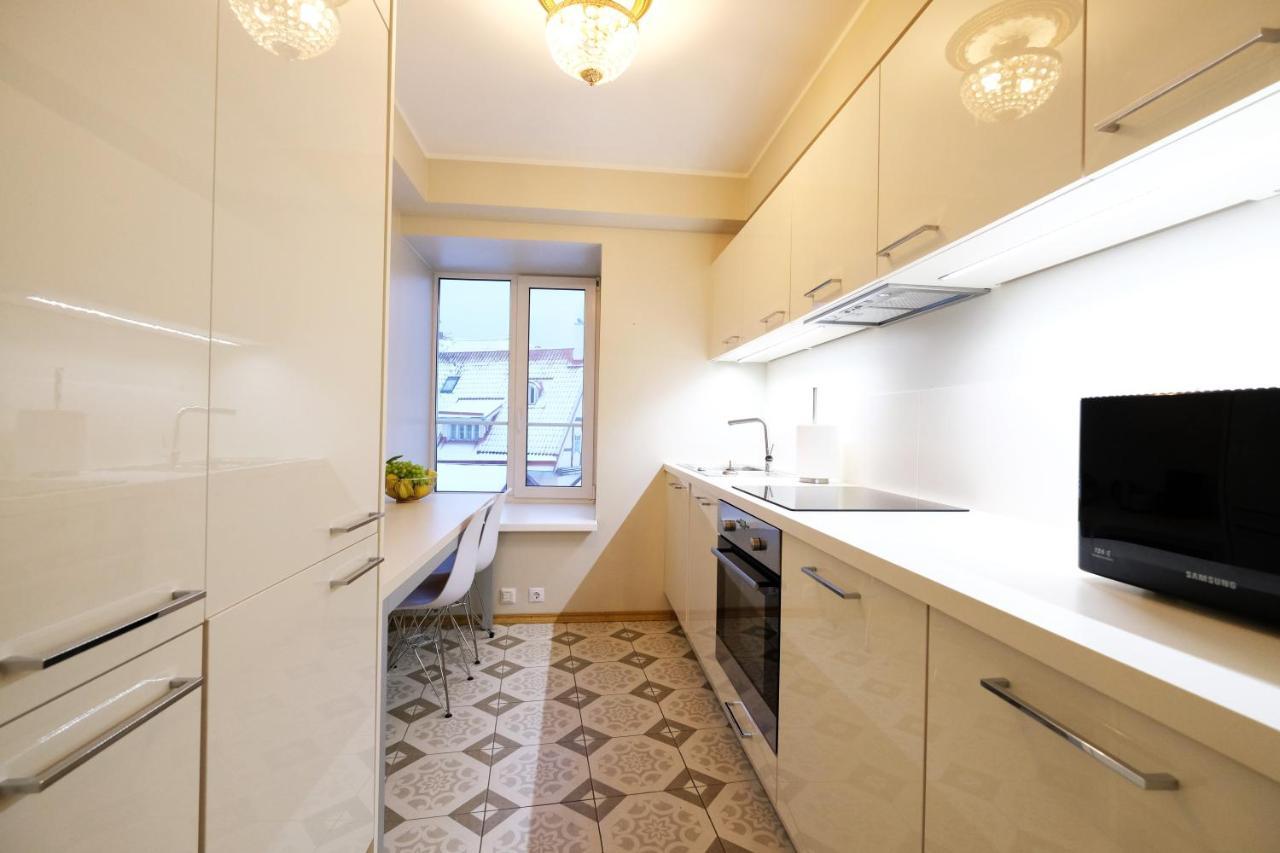 Tallinn City Apartments - 2 Bedroom On Old Town Main Street Viru Bagian luar foto