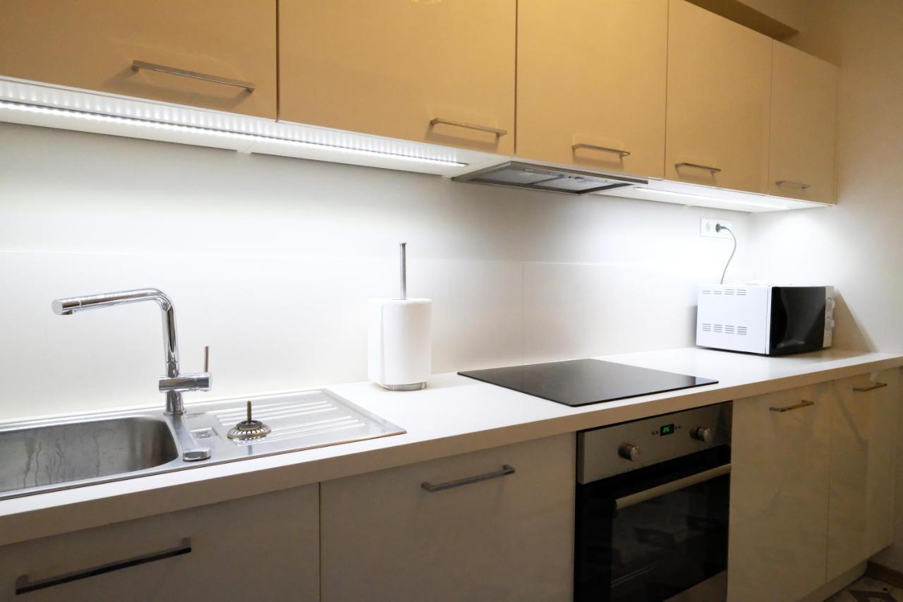 Tallinn City Apartments - 2 Bedroom On Old Town Main Street Viru Bagian luar foto